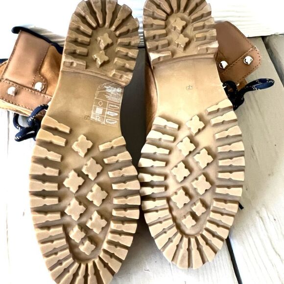 H & M suede lace up boots.  Size 8 - Picture 6 of 9